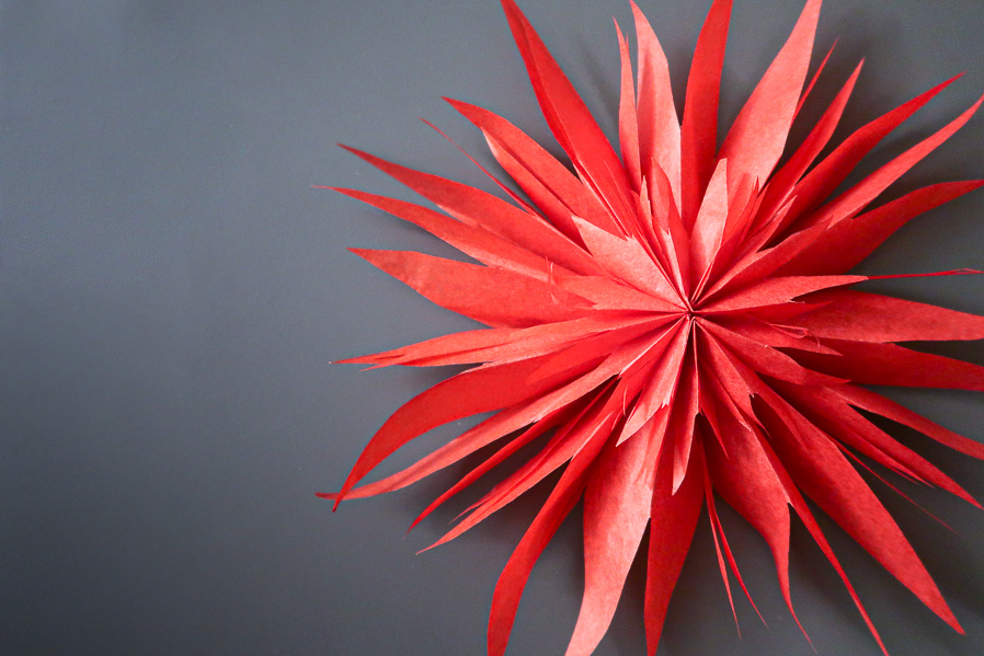 Comment faire une étoile de Noël en origami